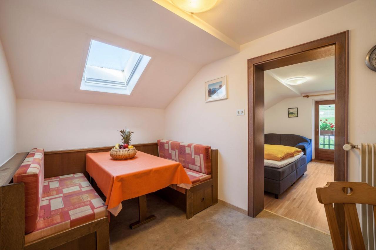 Rieglhof Apartment Hennennest Caprone ภายนอก รูปภาพ